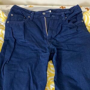 Baggy dad Levi’s blue jeans. Worn twice